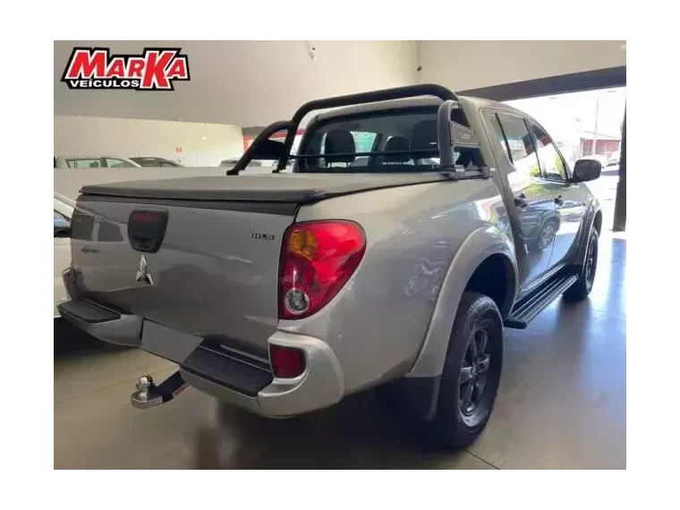 Mitsubishi L200 Triton Prata 1