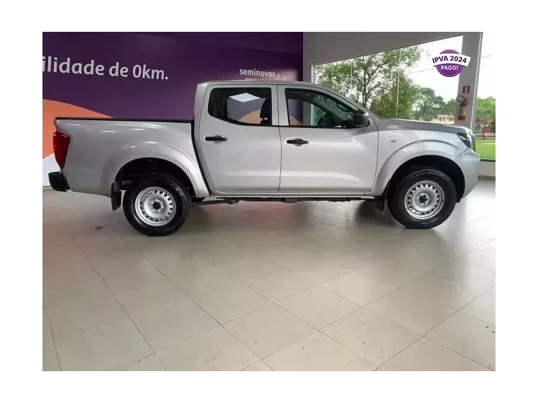 Nissan Frontier Prata 1