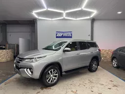 Toyota Hilux SW4
