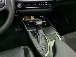 Lexus UX 250H