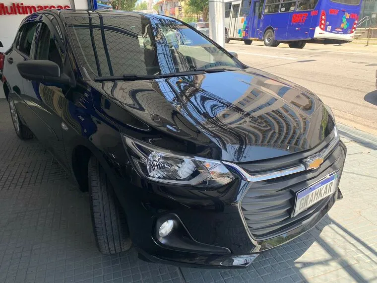 Chevrolet Onix Preto 3