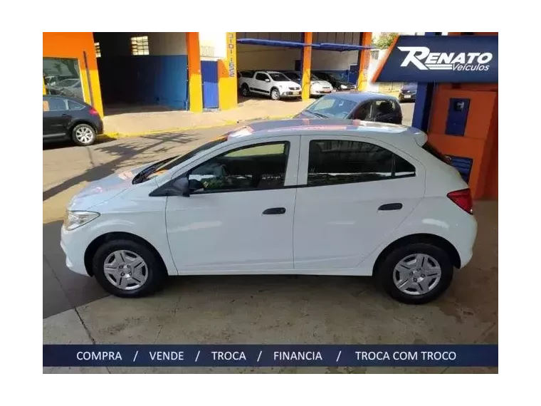 Chevrolet Onix Branco 6