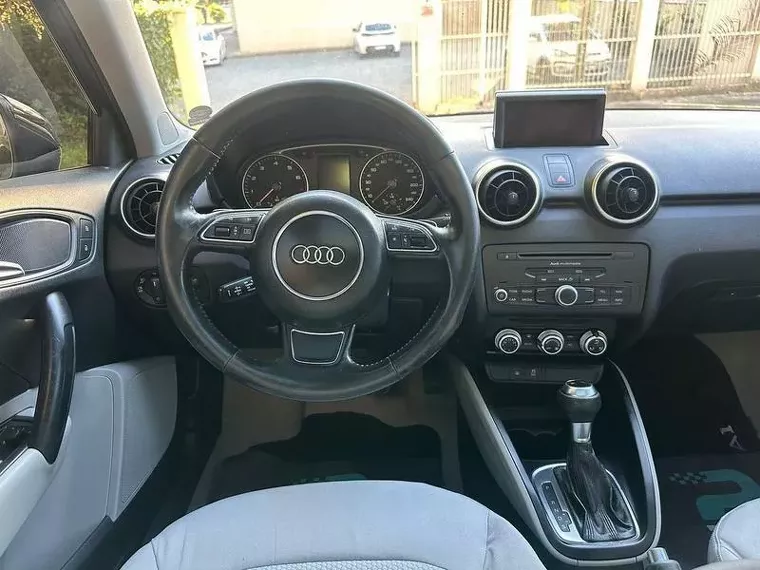 Audi A1 Marrom 14