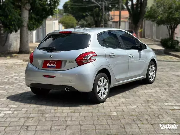 Peugeot 208 Prata 7