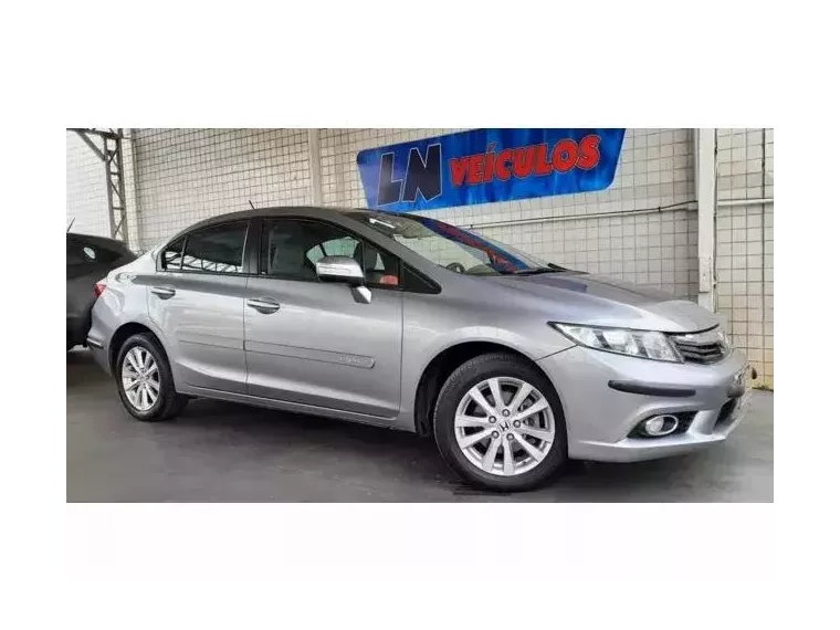 Honda Civic Cinza 1