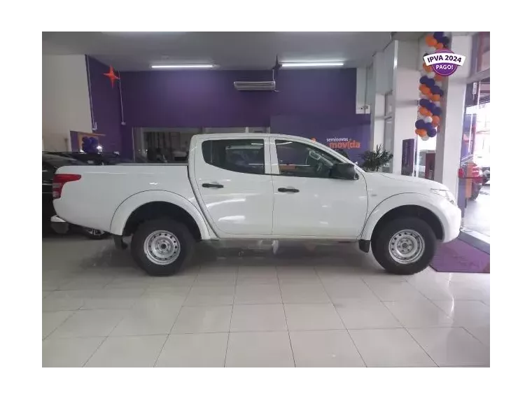 Mitsubishi L200 Branco 3