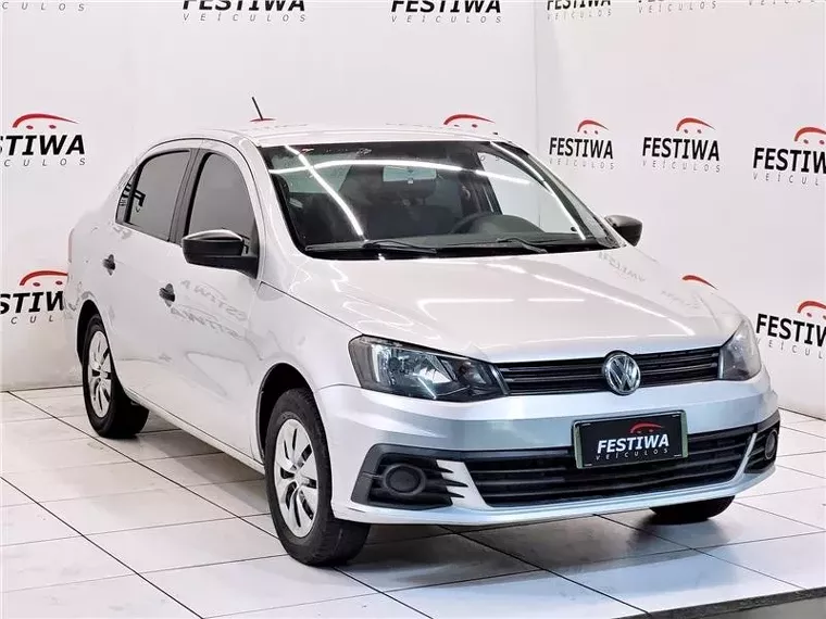 Volkswagen Voyage Prata 2