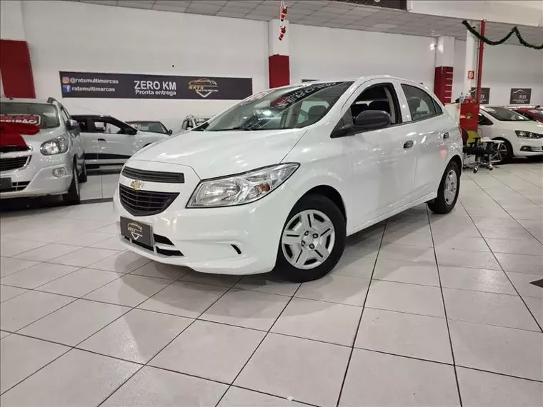 Chevrolet Onix Branco 1