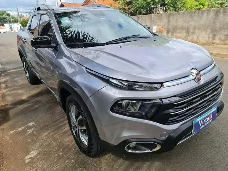 Fiat Toro Prata 17