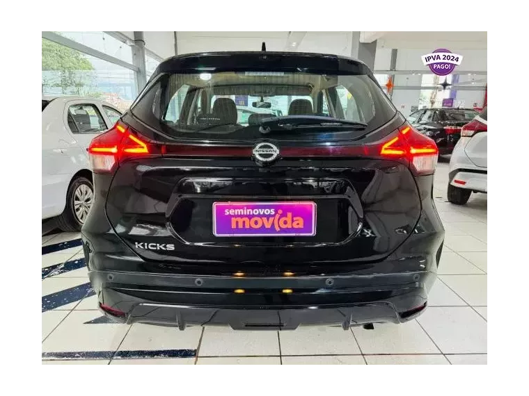 Nissan Kicks Preto 4