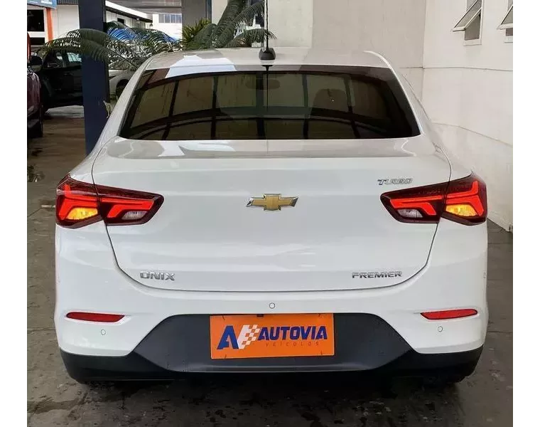 Chevrolet Onix Branco 13