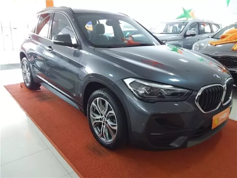 BMW X1 Cinza 14