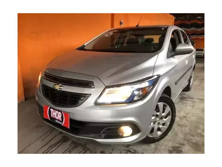 Chevrolet Prisma Prata 3