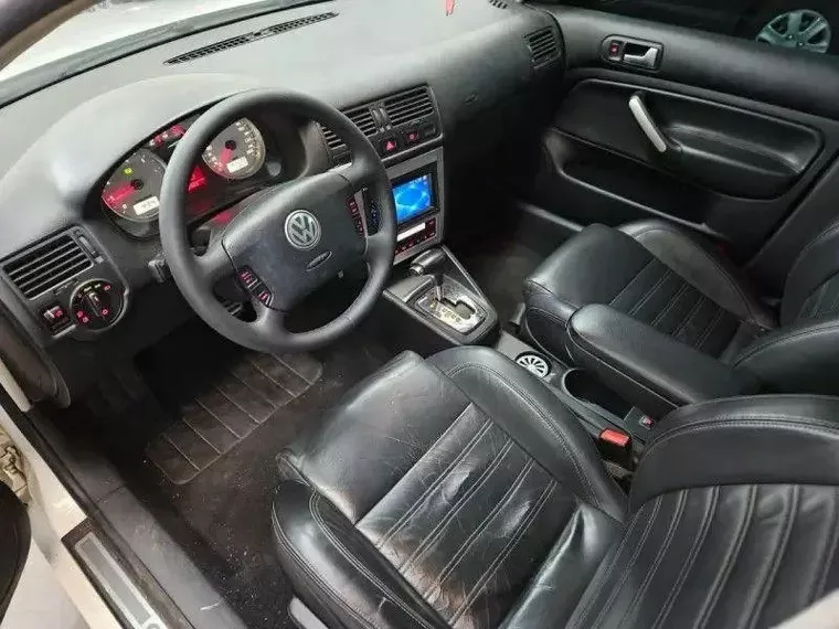 Volkswagen Golf Branco 3