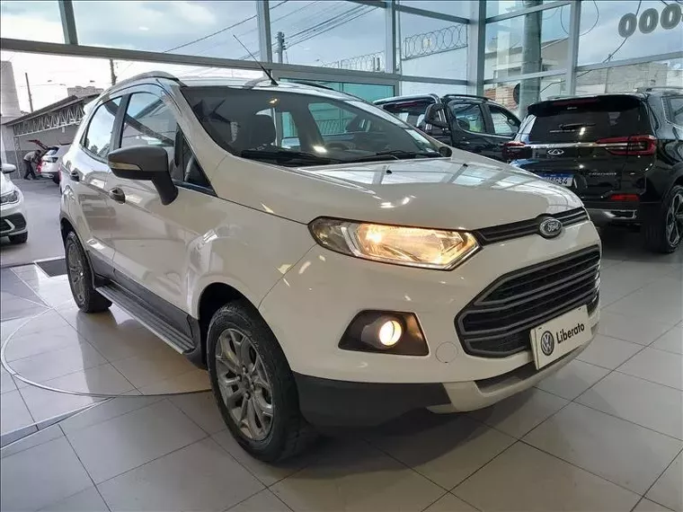 Ford Ecosport Branco 5