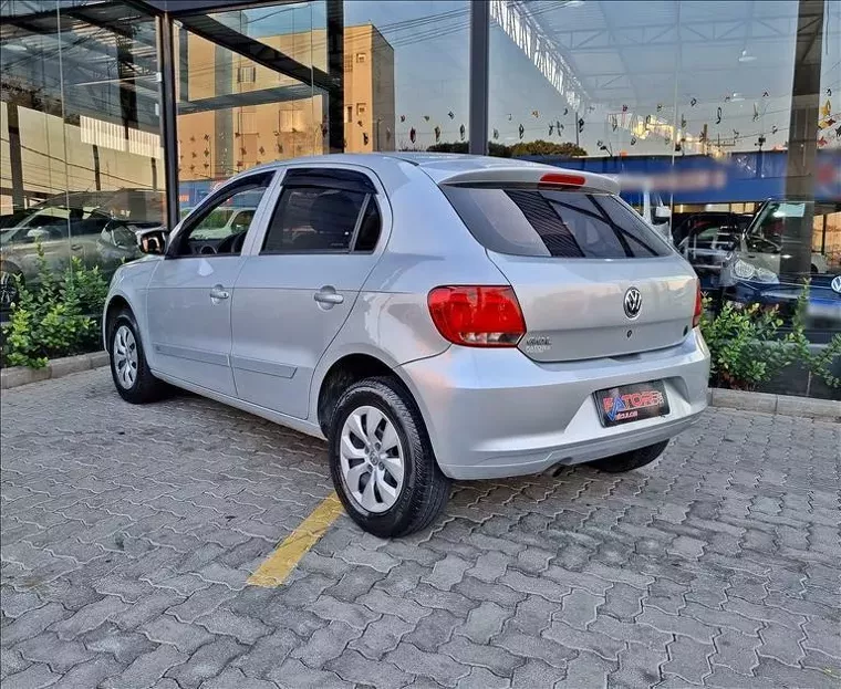 Volkswagen Gol Prata 10