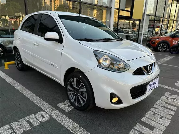 Nissan March Branco 2