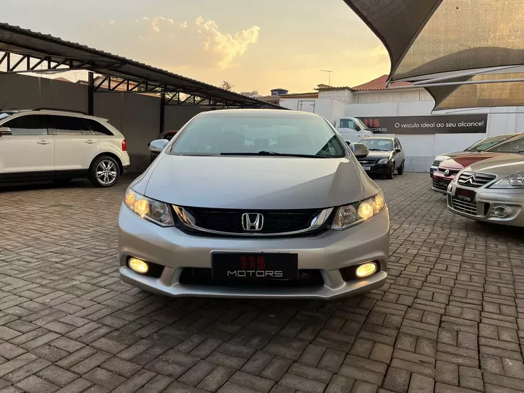 Honda Civic Prata 2