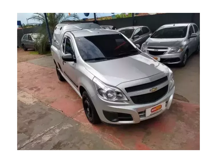 Chevrolet Montana Prata 4