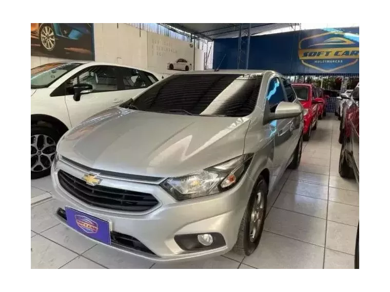 Chevrolet Onix Prata 2