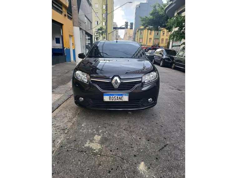 Renault Logan Preto 2