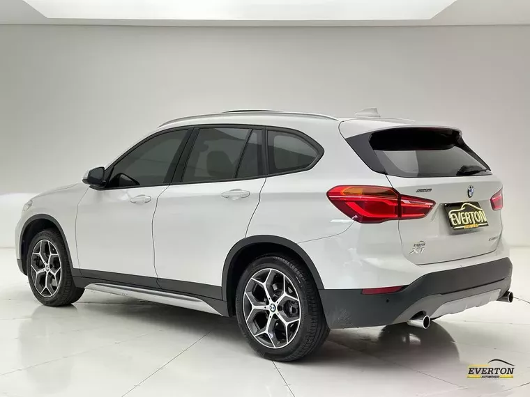 BMW X1 Branco 3