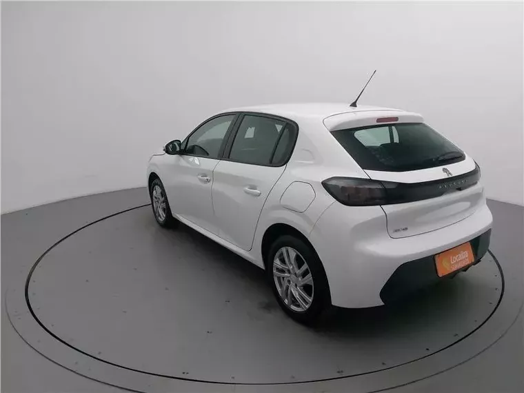 Peugeot 208 Branco 13