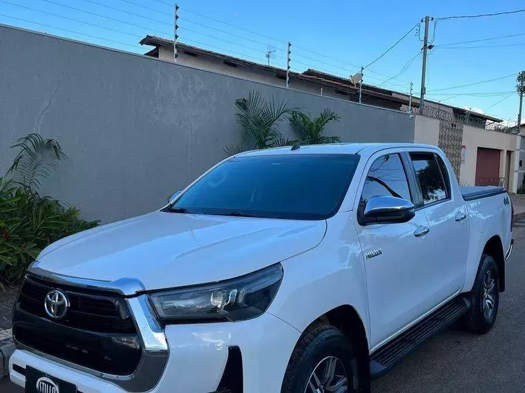 Toyota Hilux Branco 2