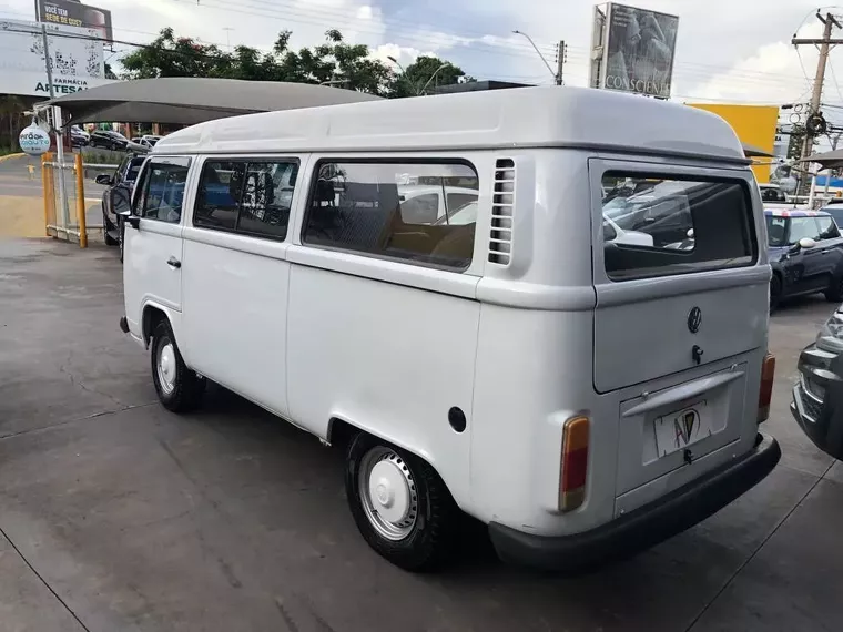 Volkswagen Kombi Branco 13