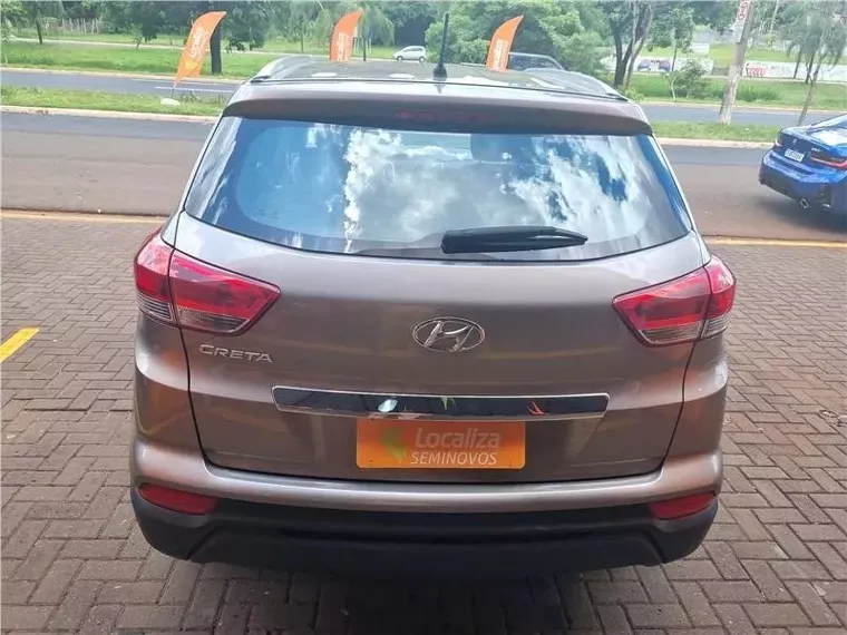 Hyundai Creta Prata 6