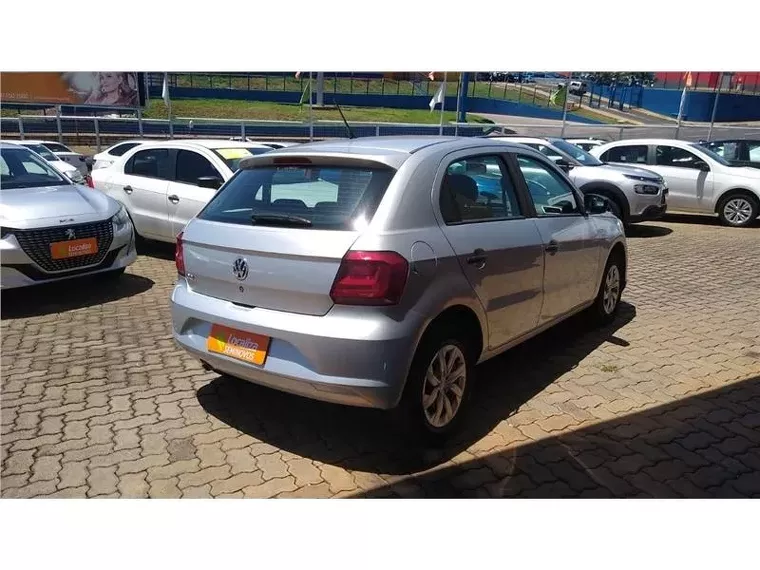 Volkswagen Gol Prata 3