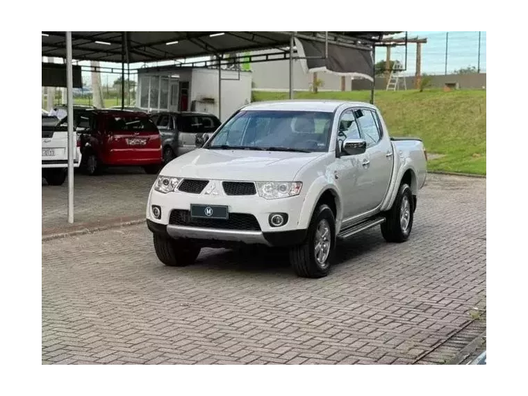 Mitsubishi L200 Triton Branco 5