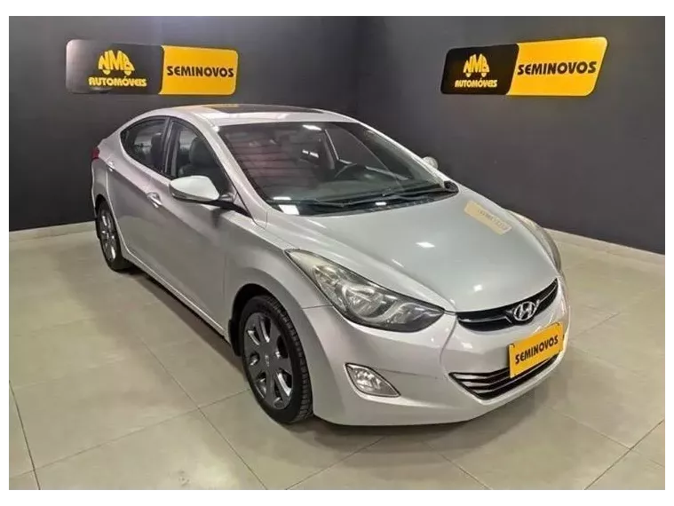 Hyundai Elantra Prata 13