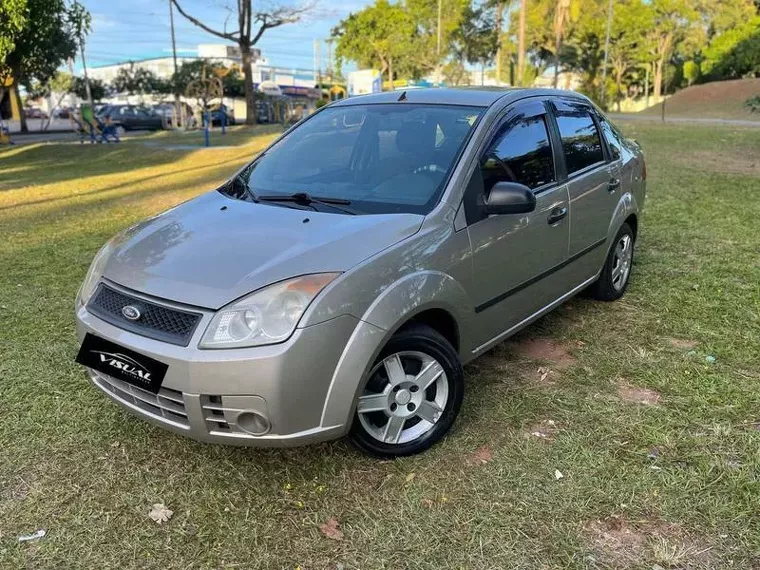 Ford Fiesta Prata 3