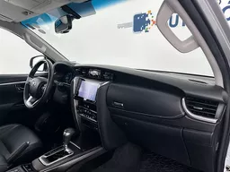 Toyota Hilux SW4