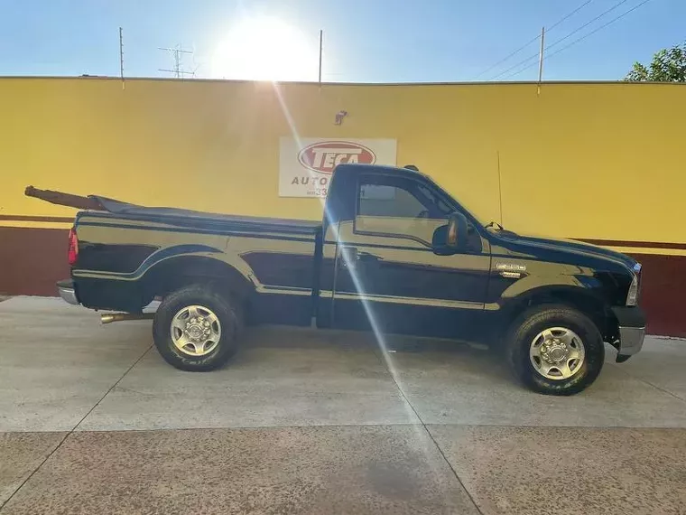 Ford F-250 Preto 2