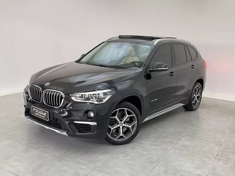 BMW X1 Preto 5