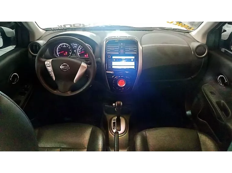 Nissan Versa Branco 7