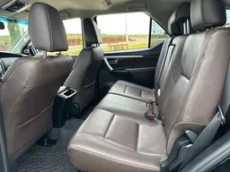 Toyota Hilux SW4