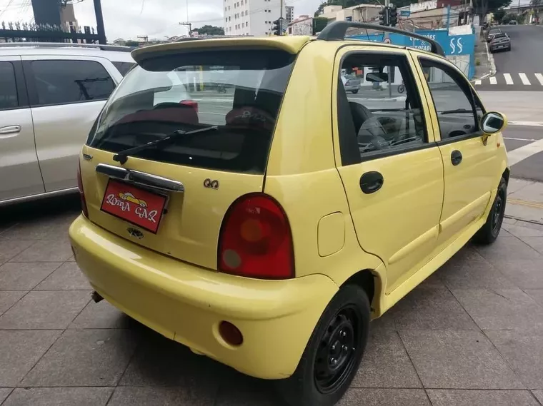 Chery QQ Amarelo 7