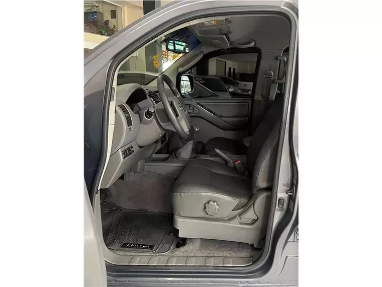 Nissan Frontier Cinza 14