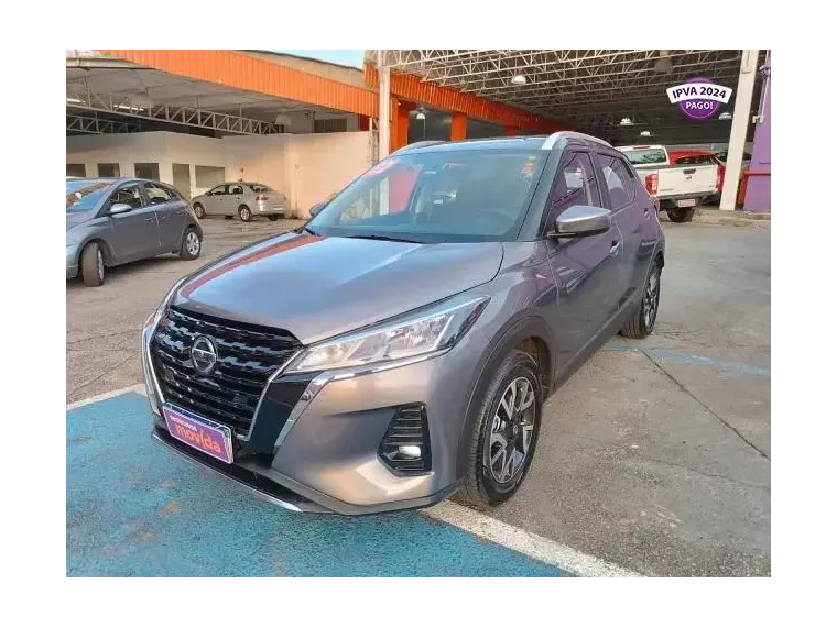 Nissan Kicks Cinza 1