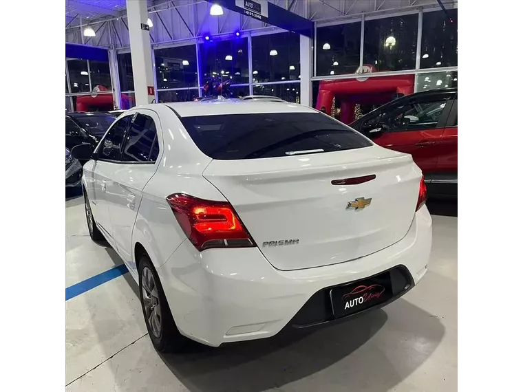 Chevrolet Prisma Branco 11