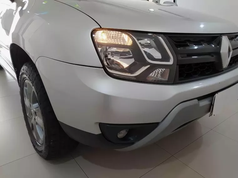 Renault Duster Prata 3