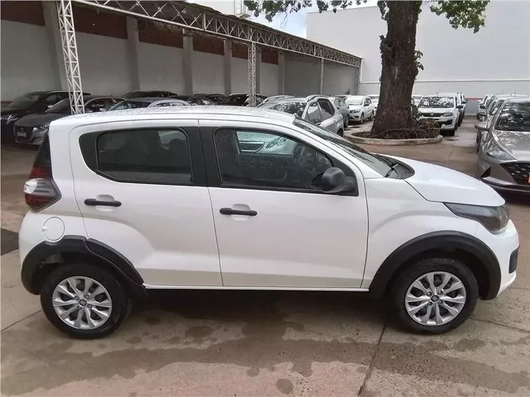 Fiat Mobi Branco 3