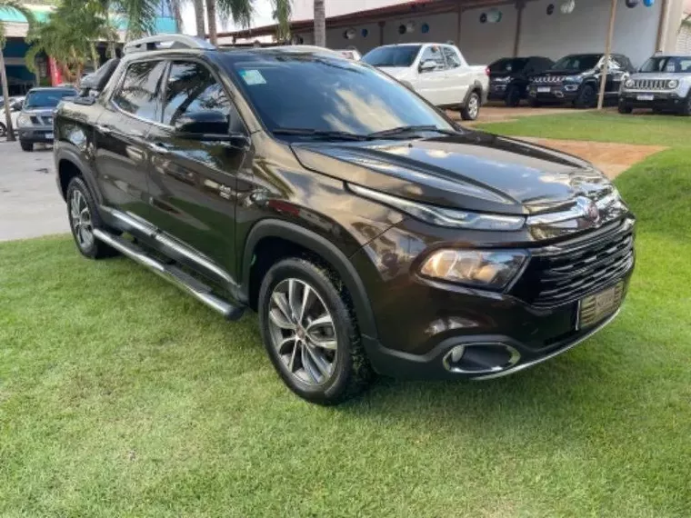 Fiat Toro Marrom 1