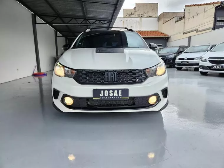 Fiat Argo Branco 13