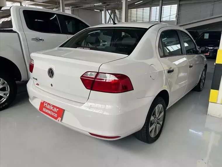 Volkswagen Voyage Branco 6