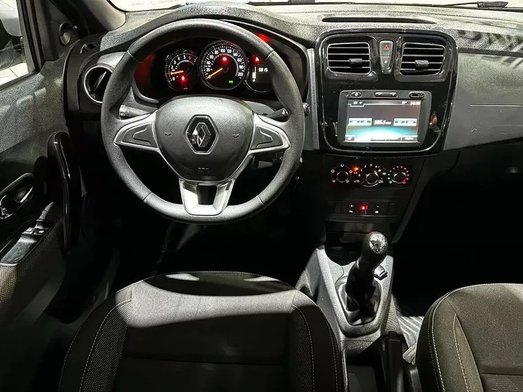 Renault Logan Prata 17