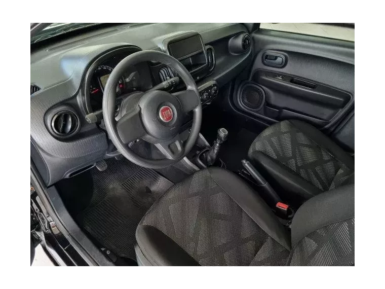 Fiat Mobi Preto 8